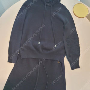 마레디마리 니트셋업