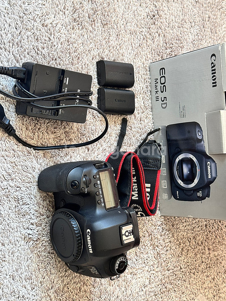 수원) 캐논 EOS 5D Mark3 바디 단품 팝니다--0