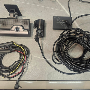 아이나비 QXD8000 블랙박스 풀세트 중고 판매합니다.