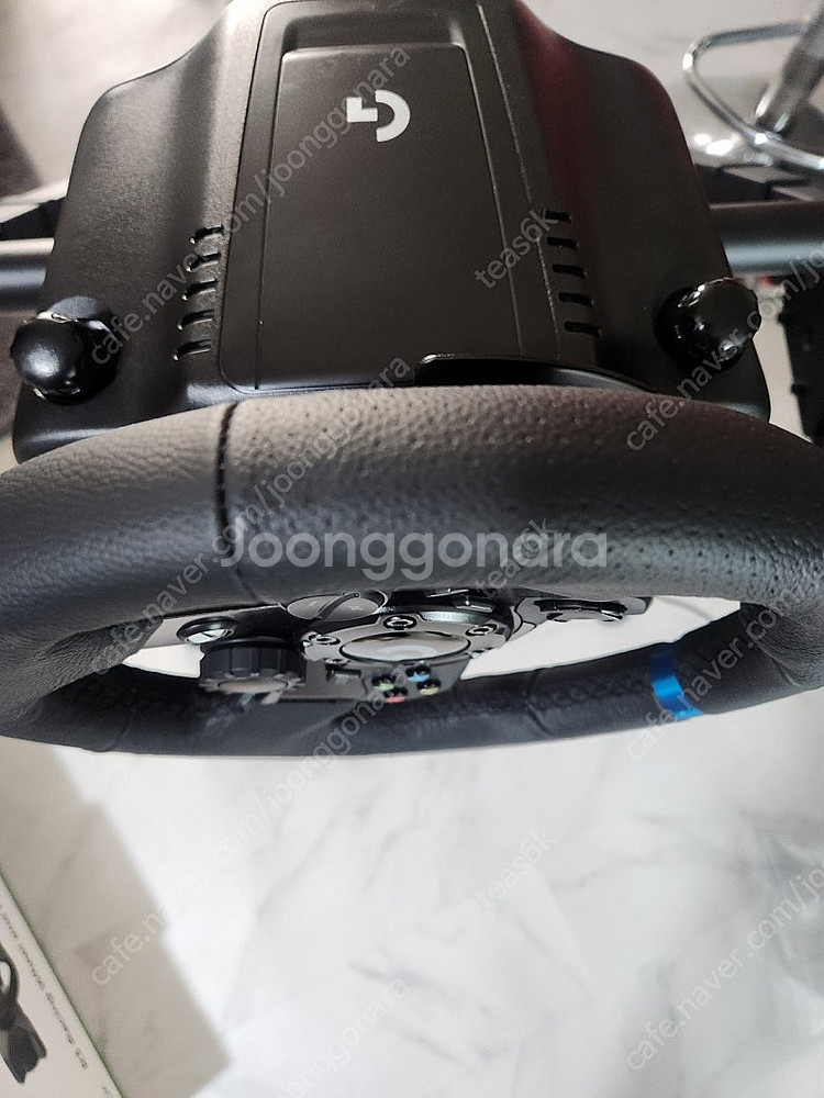 로지텍 g923 레이싱휠 세트 쉬프터 거치대포함 팝니다...--2