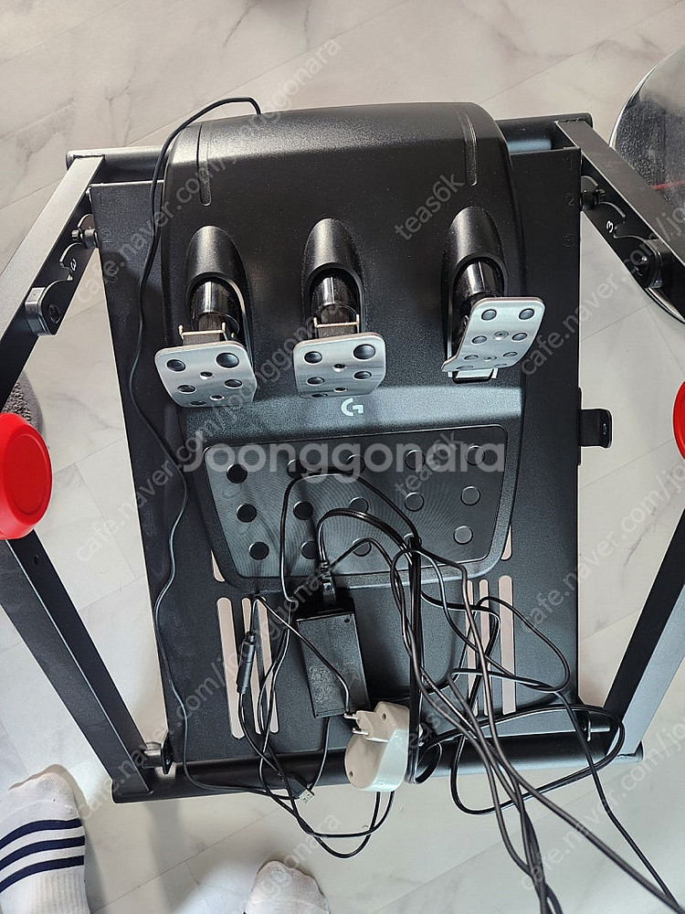 로지텍 g923 레이싱휠 세트 쉬프터 거치대포함 팝니다...--3