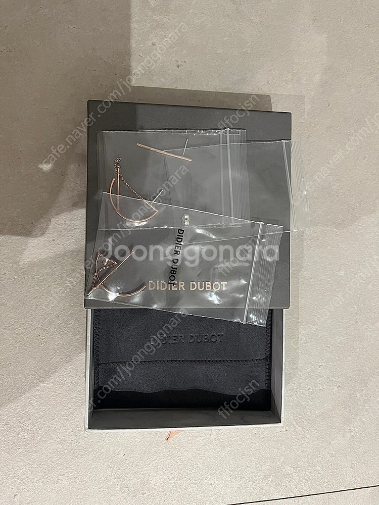 디디에두보 시그니처D 언발란스 귀걸이 (수지귀걸이)--1
