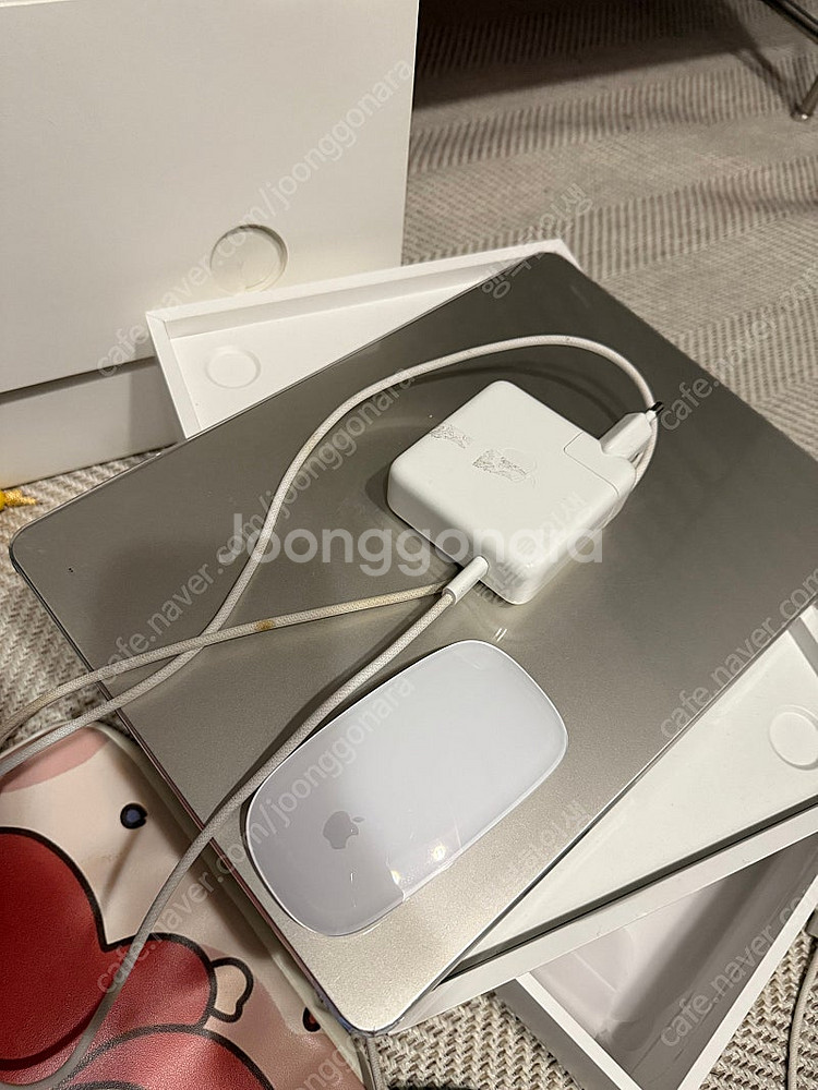 맥북에어 13.6인치 A2681 거의 풀사양--2