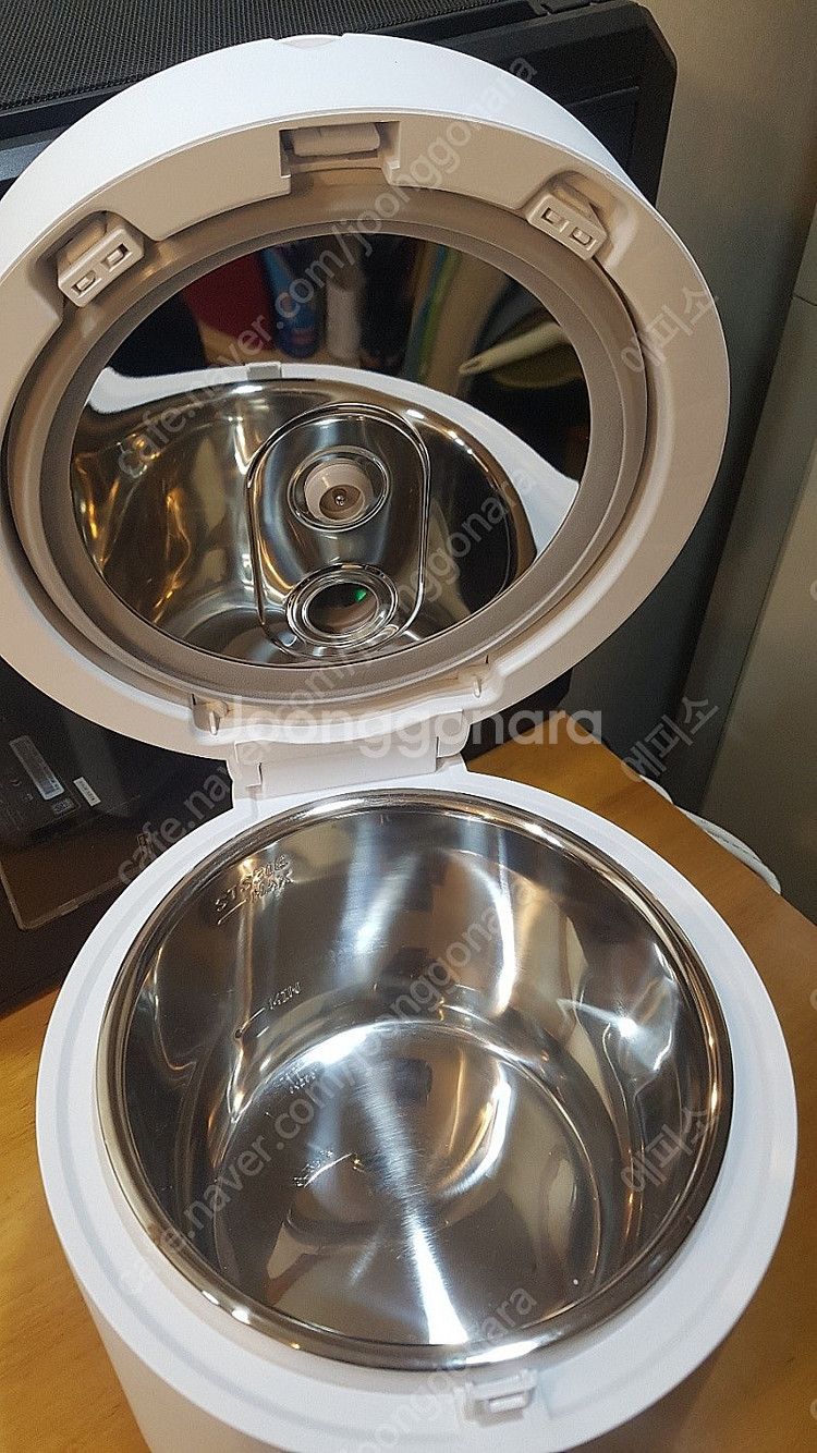스텐팟 25년형 대용량 6L 가열식 가습기 팝니다.--1