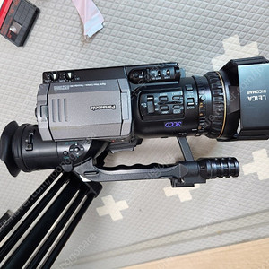 Panasonic AG-DVX100 전문가용 비디오카메라