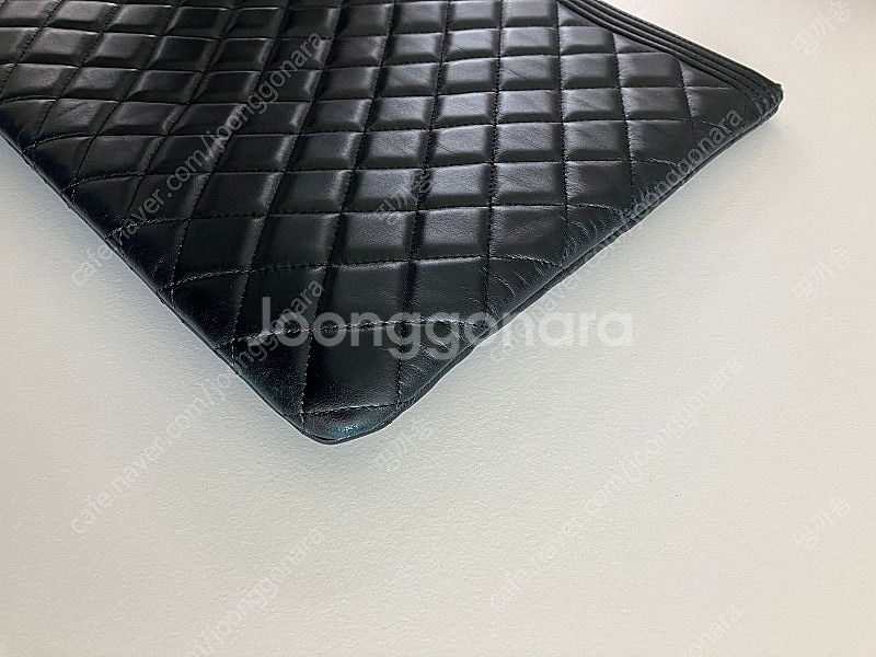 보이샤넬 클러치 라지 램스킨 금장--3