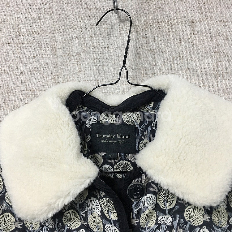 써스데이아일랜드 23fw 덤블 카라 패턴 퀼팅 점퍼 S--3
