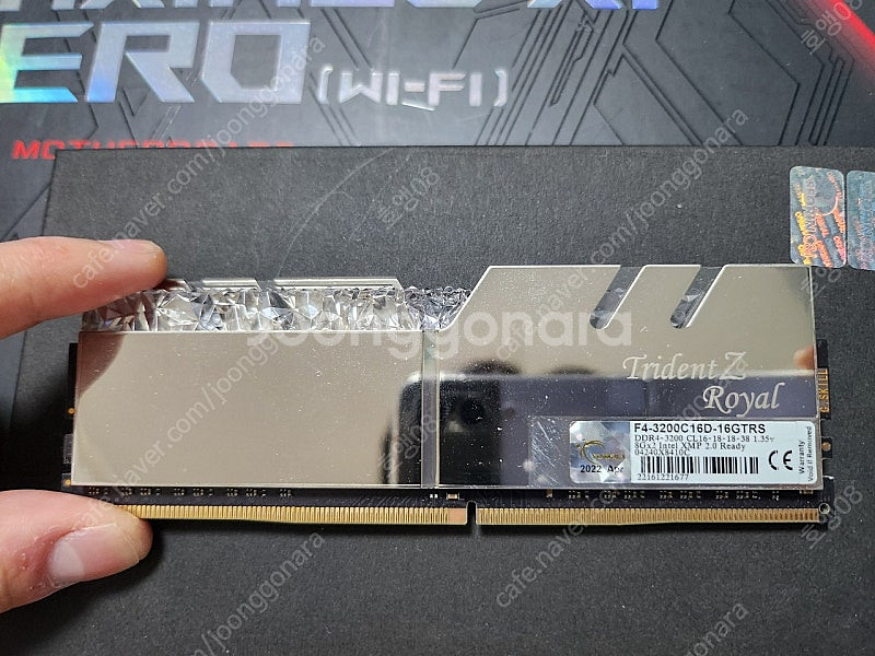 Asus maximus Xi hero wifi + gskill trident z royal ddr4 cl16 256...--3