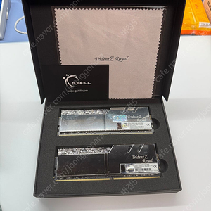 지스킬 로얄 DDR4 3200 CL16 32GB (16*2) 로얄 실버