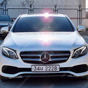 벤츠E-클래스 W213 E220d 아방가르드 (5인승)★중고차★할부★리스★전액할부★카드★탁송★24시간 상담 가능합니다★