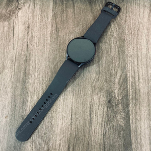 갤럭시 워치6 블랙 44MM S급 충전케이블포함! 9만원 판매합니다!
