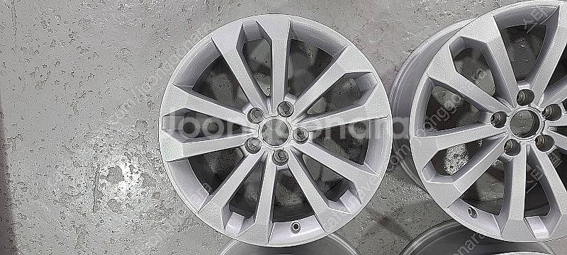 아우디 q5 18인치 순정휠 대품판매20만원--1