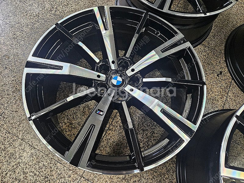 [판매] BMW G60 5시리즈 938M 정품 20인치...--2