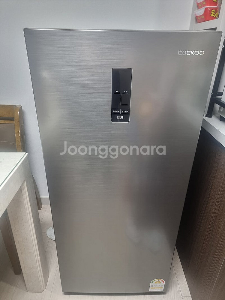 쿠쿠 김치냉장고 거의 새제품--0