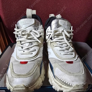 발랜티노(260mm.40).지방시 스니커즈(265mm)