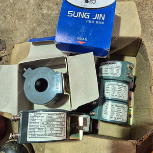 변류기, 터미널블록(단자대), 압력계