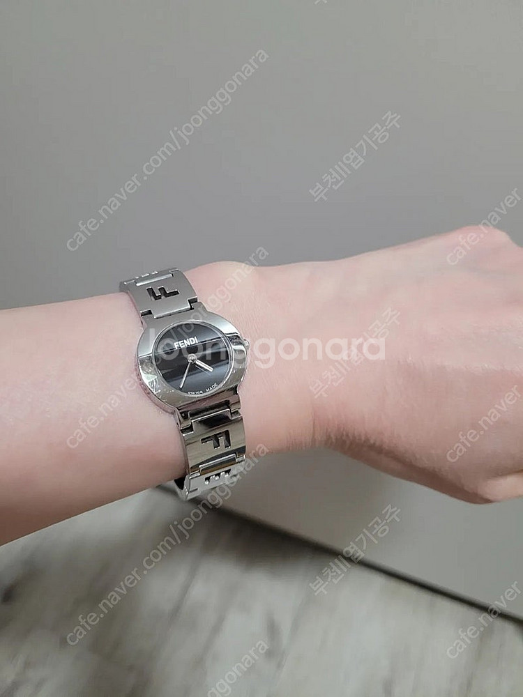 펜디 여성시계--1