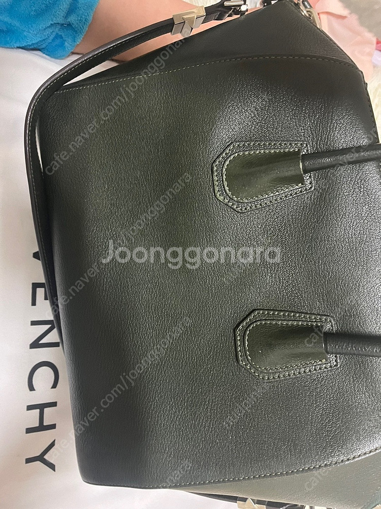 지방시 안티고나 다크카키 미듐--6