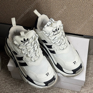 발렌시아가 정품 운동화 37