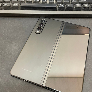 갤럭시Z폴드3 블랙 512GB 무잔상 상태좋은 중고40만팝니다.