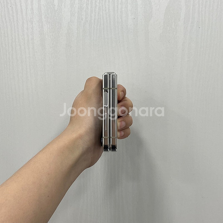 63090 갤럭시Z플립5 512기가 크림 공기계 팝니다 39만원--6