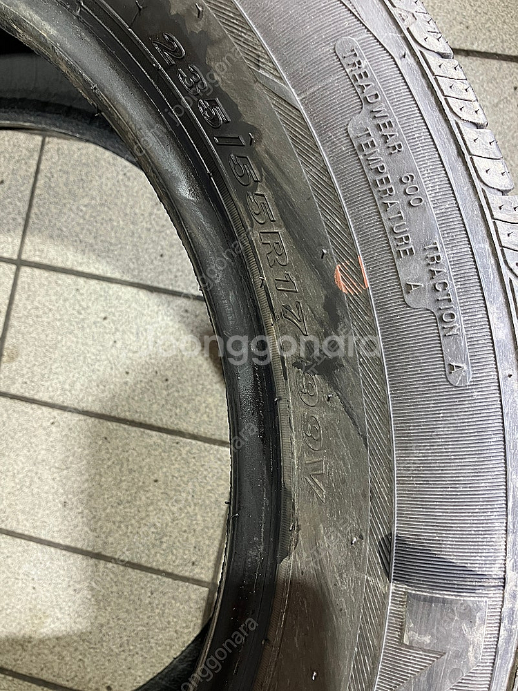 235 55 17 넥센ah8 중고 두개팝니다--4