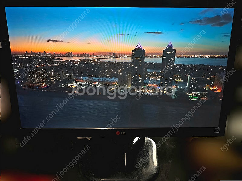LG 24인치 LED 모니터 24MP55HQ 팝니다--0