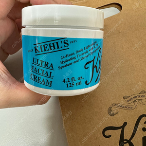 키엘 울트라 페이셜 크림 125ml (미개봉 새제품/ 롯백구매/ 함께받은사은품도드려요/ 2027.02/ 택포)