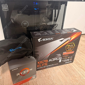라이젠 3900X 반본체 ( 기가바이트 x570 / 램 티포스 16기가 2개 / 850 시소닉 풀모듈러파워 등)