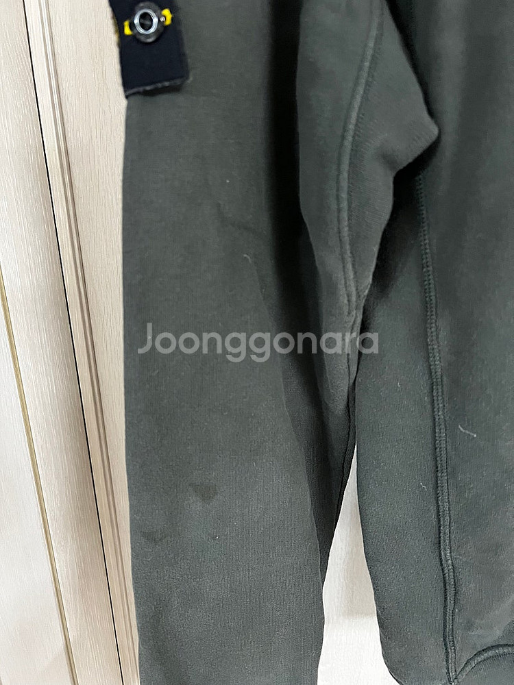 [스톤아일랜드]스톤아일랜드 가먼트다잉 기모 맨투맨 팝니...--4