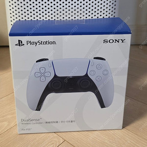 PS5 듀얼센스 국내정품 제품 박스만 새제품급, 마우스 손목 받침대 등 팝니다.