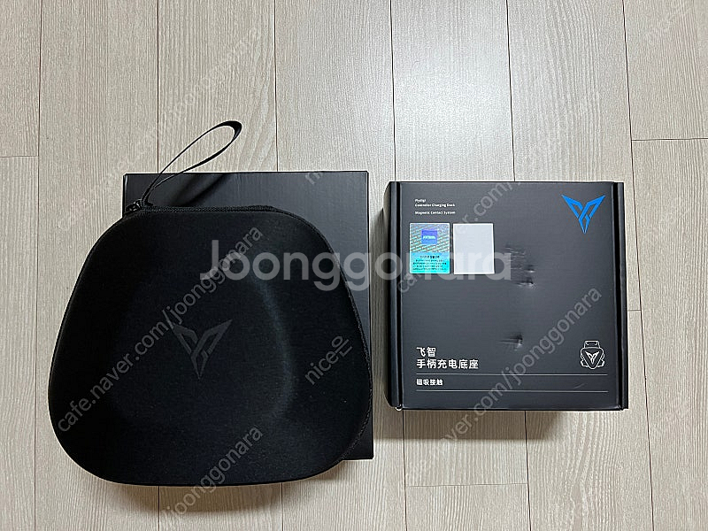 apex4 충전 거치대(차징동), 보관 케이스 팝니다--1