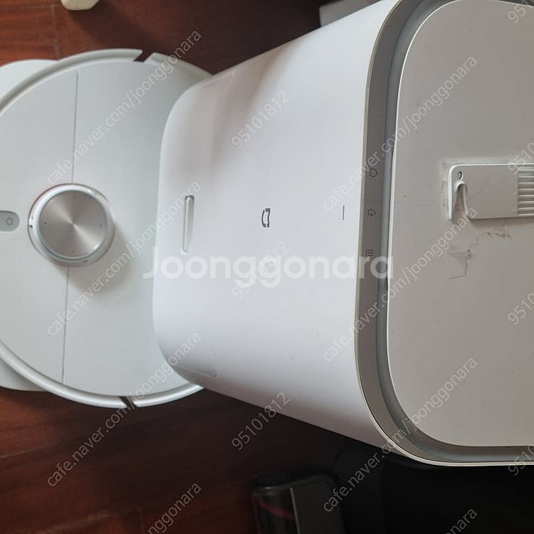 작년에 구입한 샤오미 올인원 로봇청소기 23만원에 분양...--0