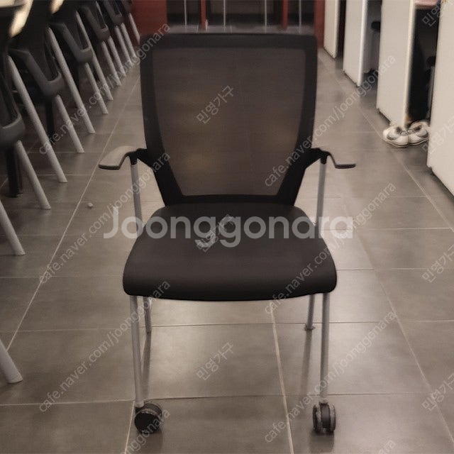 퍼시스 사무용가구 책상 의자 회의테이블 책장 등등 새로...--2