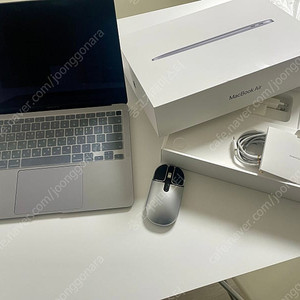 맥북에어2020 (I5/8G/256GB) 상태 S급 풀박스 판매합니다.
