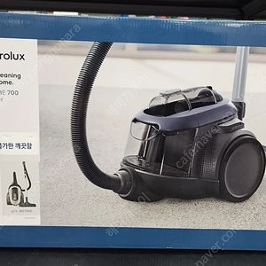 일렉트로룩스 얼티밋홈700 유선청소기 (성남) 택포 15만원