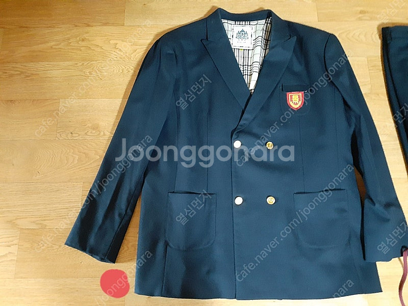 경성고 고등학교 교복 쟈켓 거이새거입니다 하복 셔츠 회색 바지 거이새거입니다 필요하신 분들은 편하게 보세요 전체세트...--1