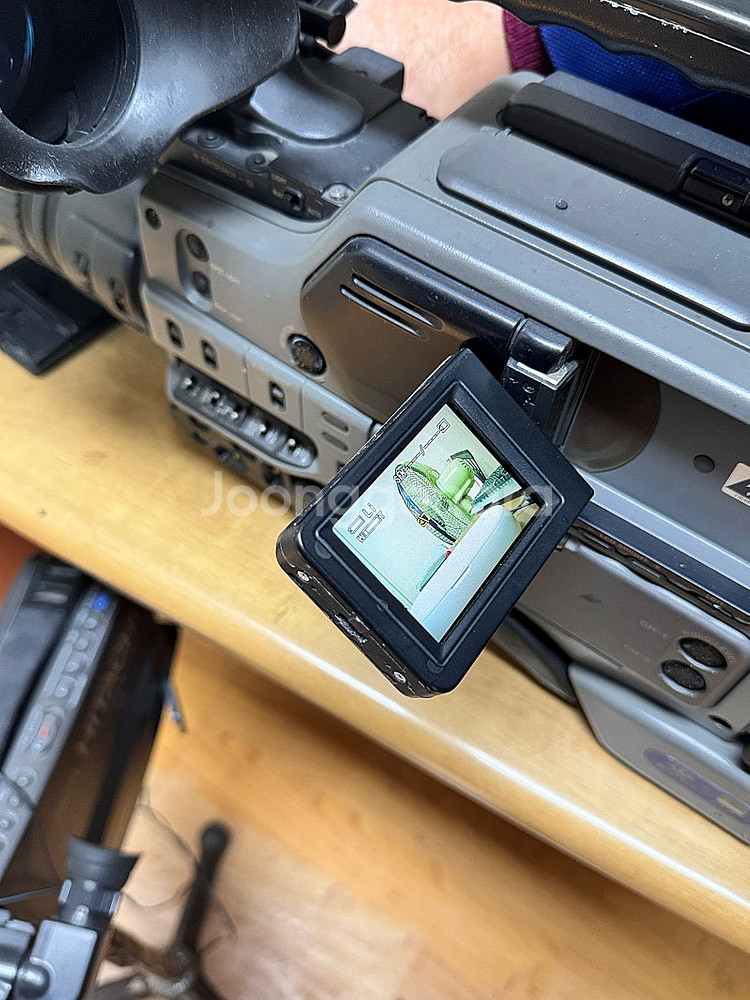 소니 DCR-VX2100 소니 캠코더 방송용 카메라 팝니다--1