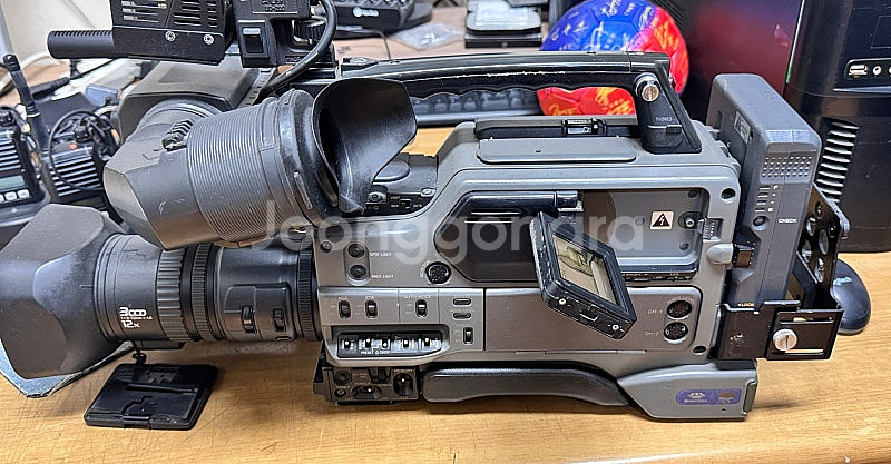 소니 DCR-VX2100 소니 캠코더 방송용 카메라 팝니다--2