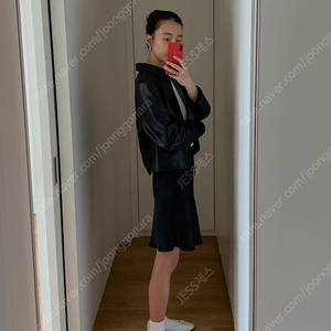 urbanic sylvie satin skirt 3 얼바닉 실비스커트