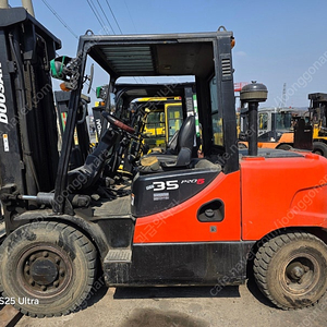 두산지게차 D35S-5 3.5톤지게차 팝니다.