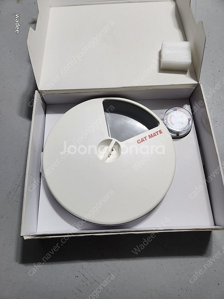 캣메이트 자동급식기 미사용 C50 및 C20 2개--1