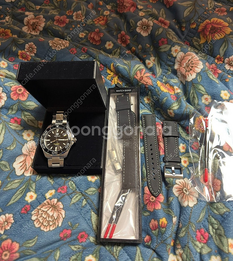 태그호이어 아쿠아레이서 43mm 쿼츠 흑판 시계--0