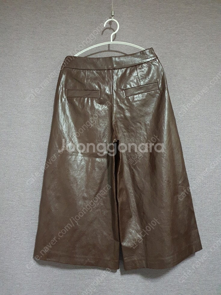 랑방컬렉션 벌룬 슬리브 니트 프리 사이즈 에코 가죽 와이드 크롭 팬츠 44 사이즈--8