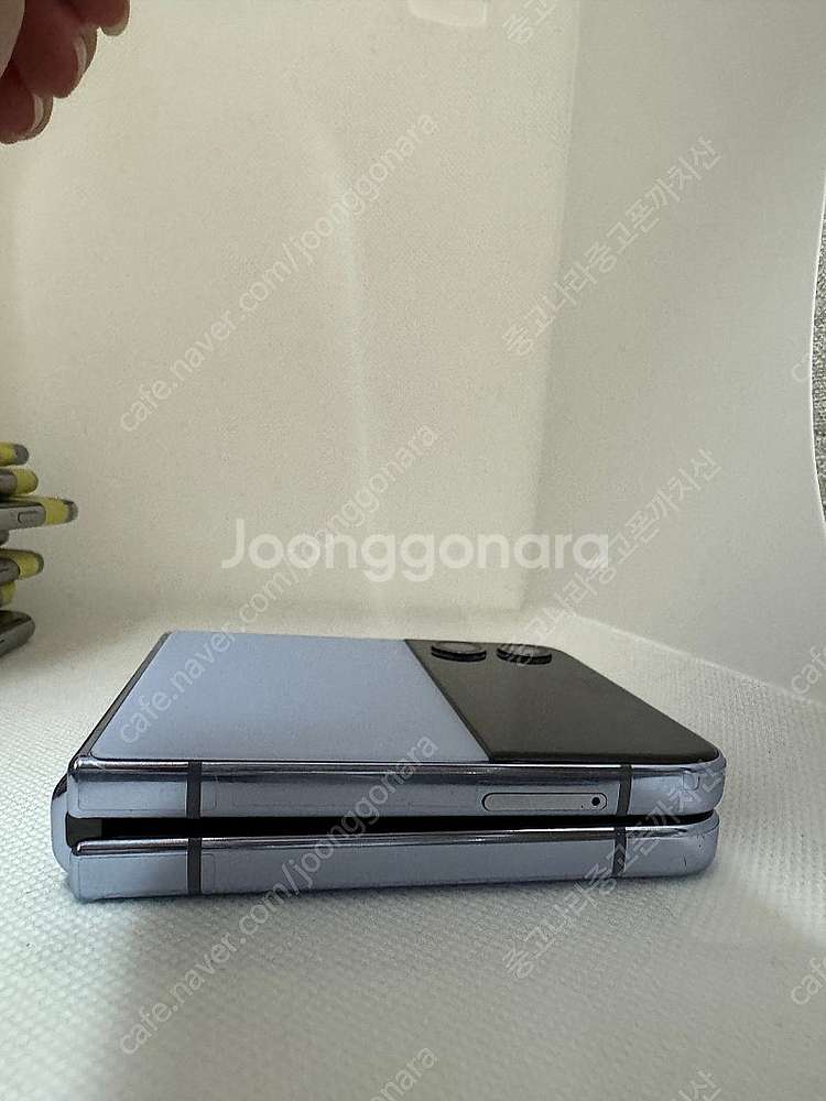 삼성 갤럭시 Z플립4 블루 리퍼폰 새상품급 S급 32만...--4