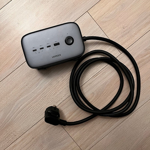 유그린 GaNIII 100W PD PPS 3680W 멀티탭 고속충전기 프로 CD270 팝니다.