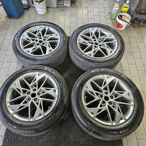 [ GENESIS ] GV70 19인치 중고 휠 타이어 조합 팝니다.