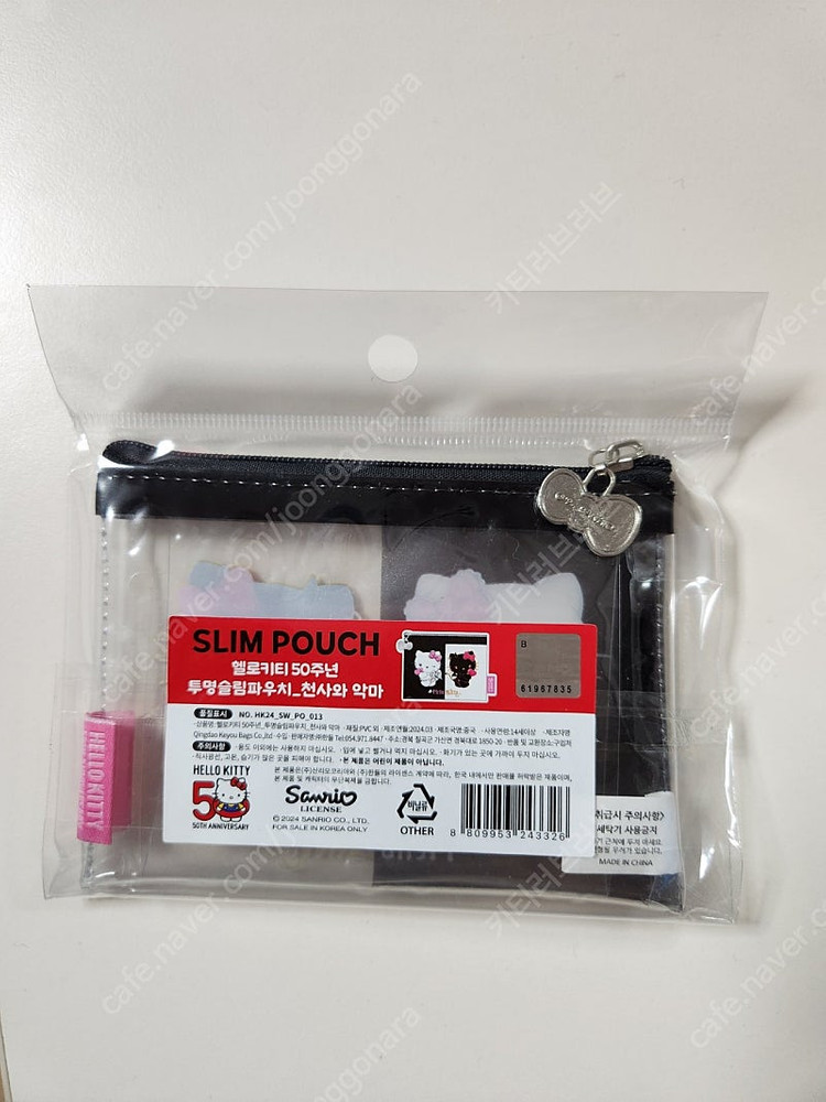 헬로키티 50주년 기념 한정 파우치 천사와 악마 이미지