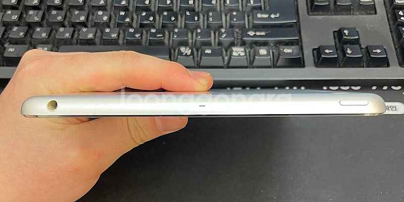 아이패드미니2 실버 WIFI 16GB 가성비좋은 중고5...--3