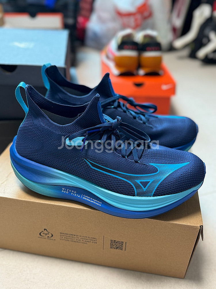 미즈노 러닝화 네오 비스타 275mm 상급 11만원--1